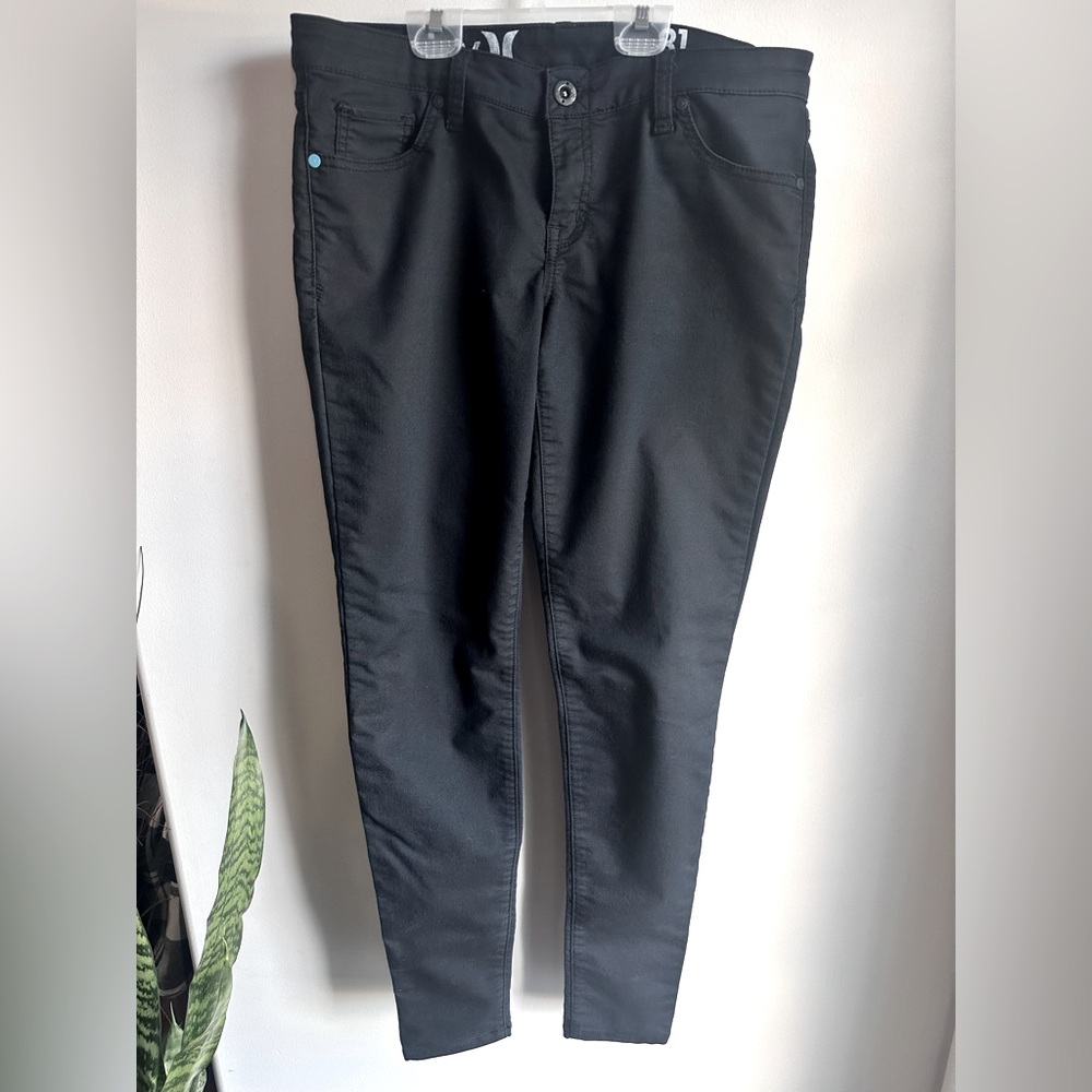 Hurley skinny stretch pant. Size 29 waist 29" Inseam. Black